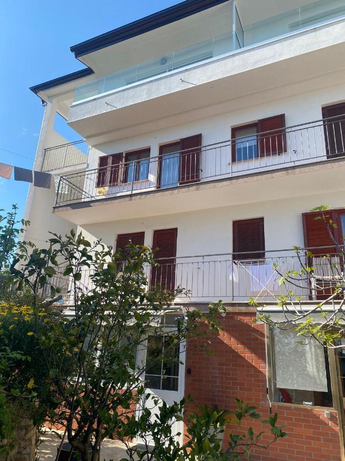 Apartments Nikval โรวีน ภายนอก รูปภาพ
